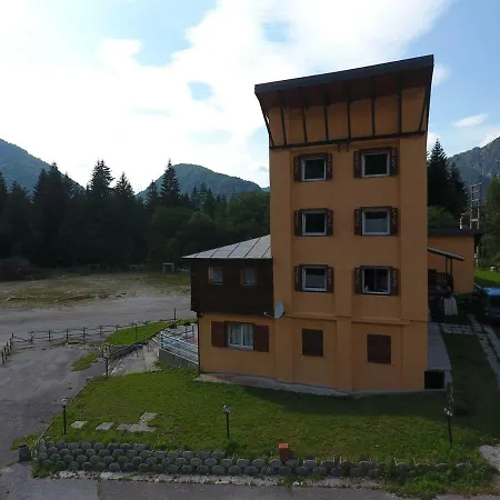 Ex Funivia Monte Lussari 公寓